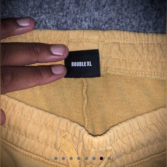 Revenge Shorts - Picture 2 of 7